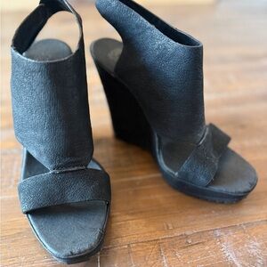 Vince Camuto Black Wedge Sandals